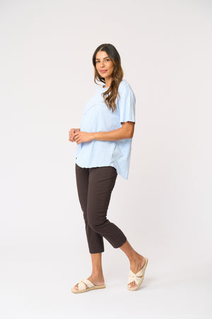 Foil Fuss Free Taper Trapeze Capri Pant in Sable