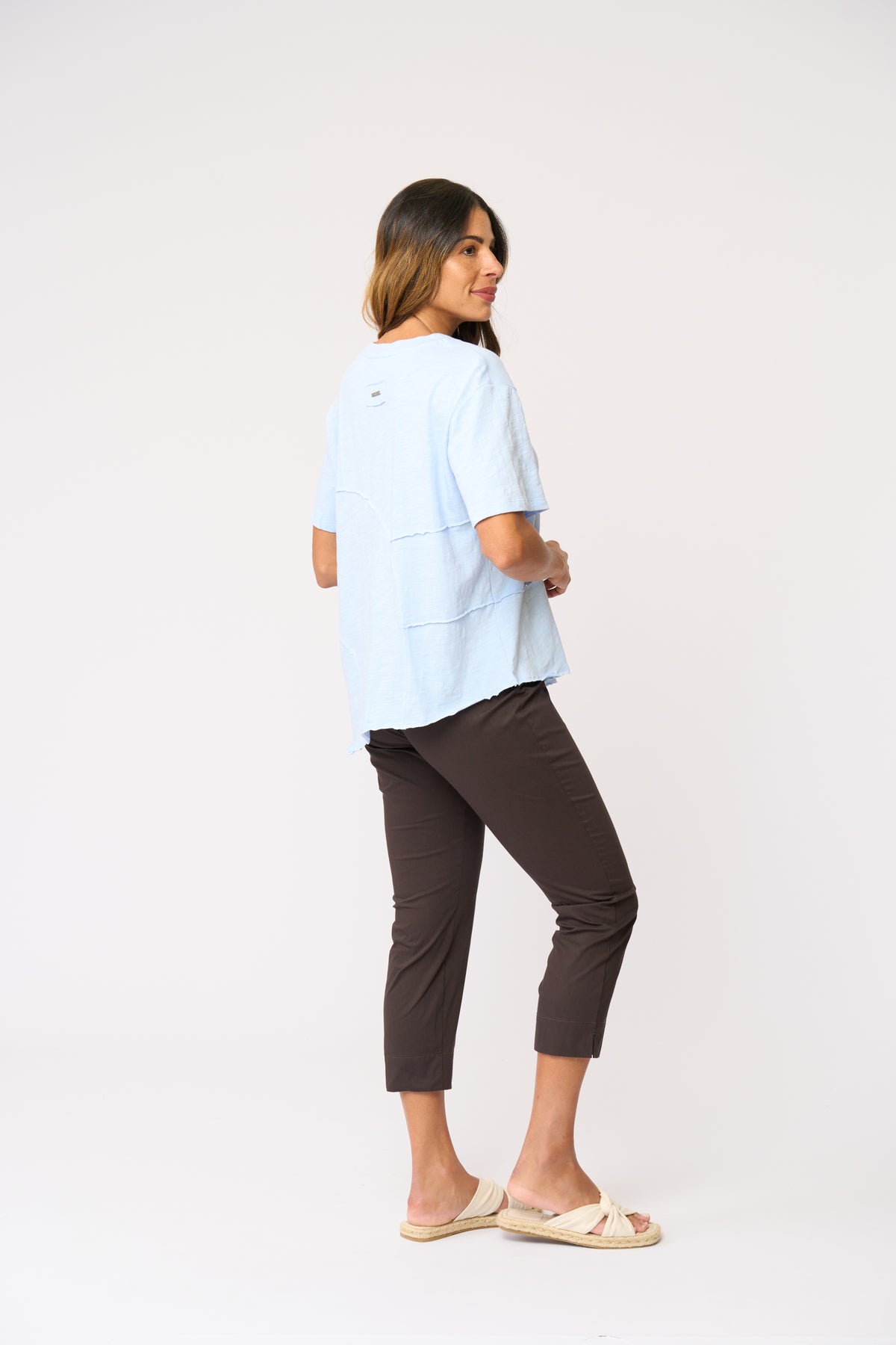 Foil Fuss Free Taper Trapeze Capri Pant in Sable