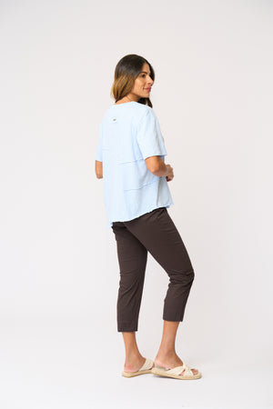 Foil Fuss Free Taper Trapeze Capri Pant in Sable