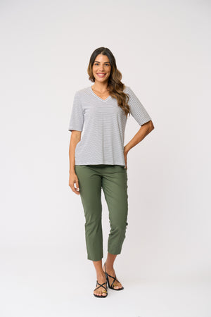 Foil Fuss Free Taper Trapeze Capri Pant in Succulent