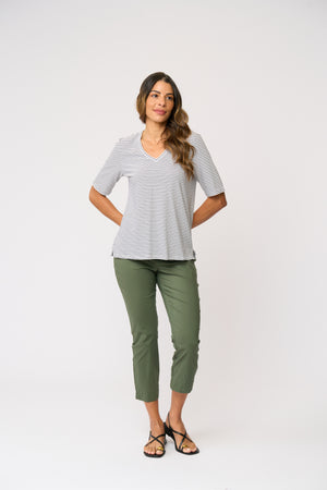 Foil Fuss Free Taper Trapeze Capri Pant in Succulent