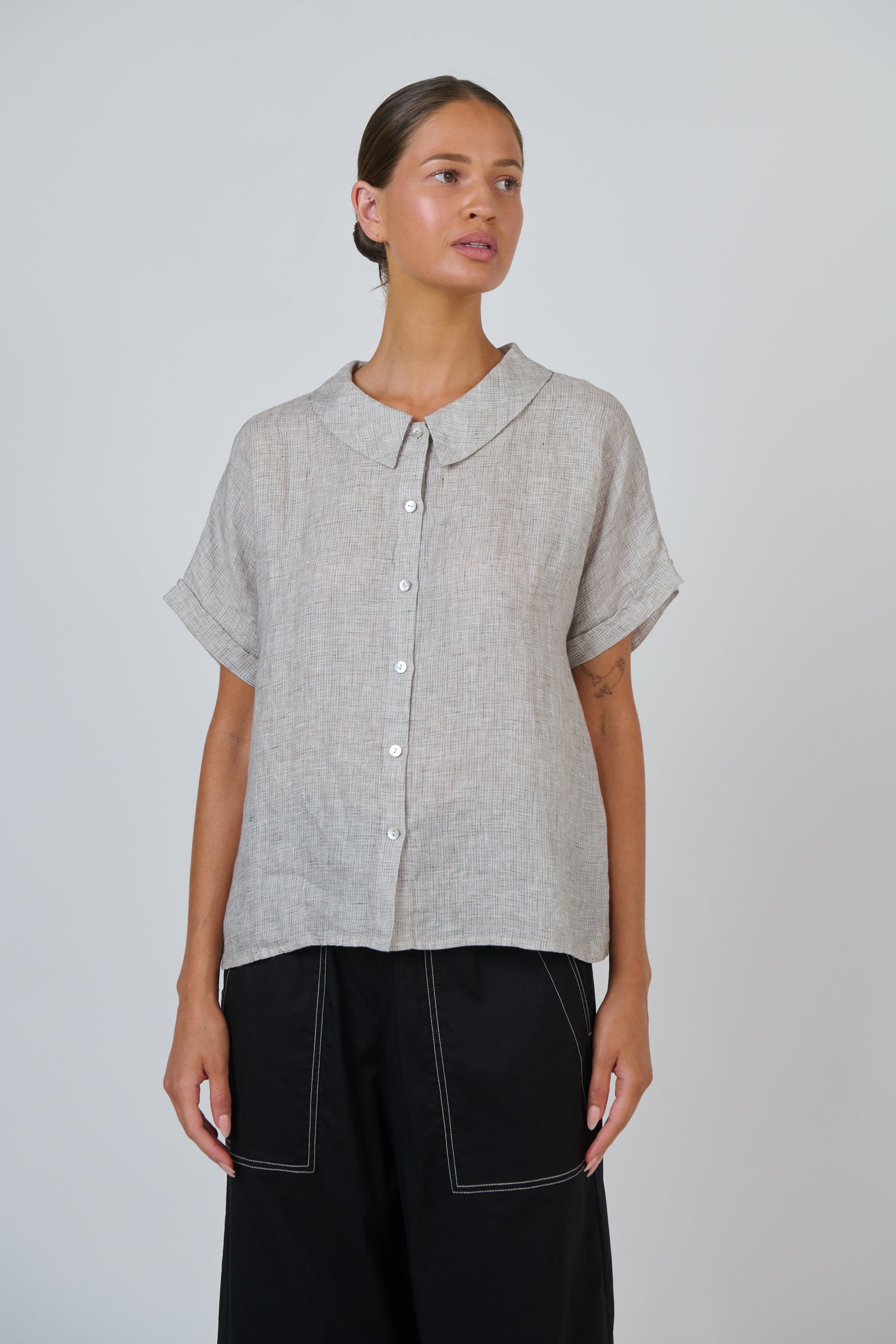 Naturals by O & J Point Collar Shirt in Chai