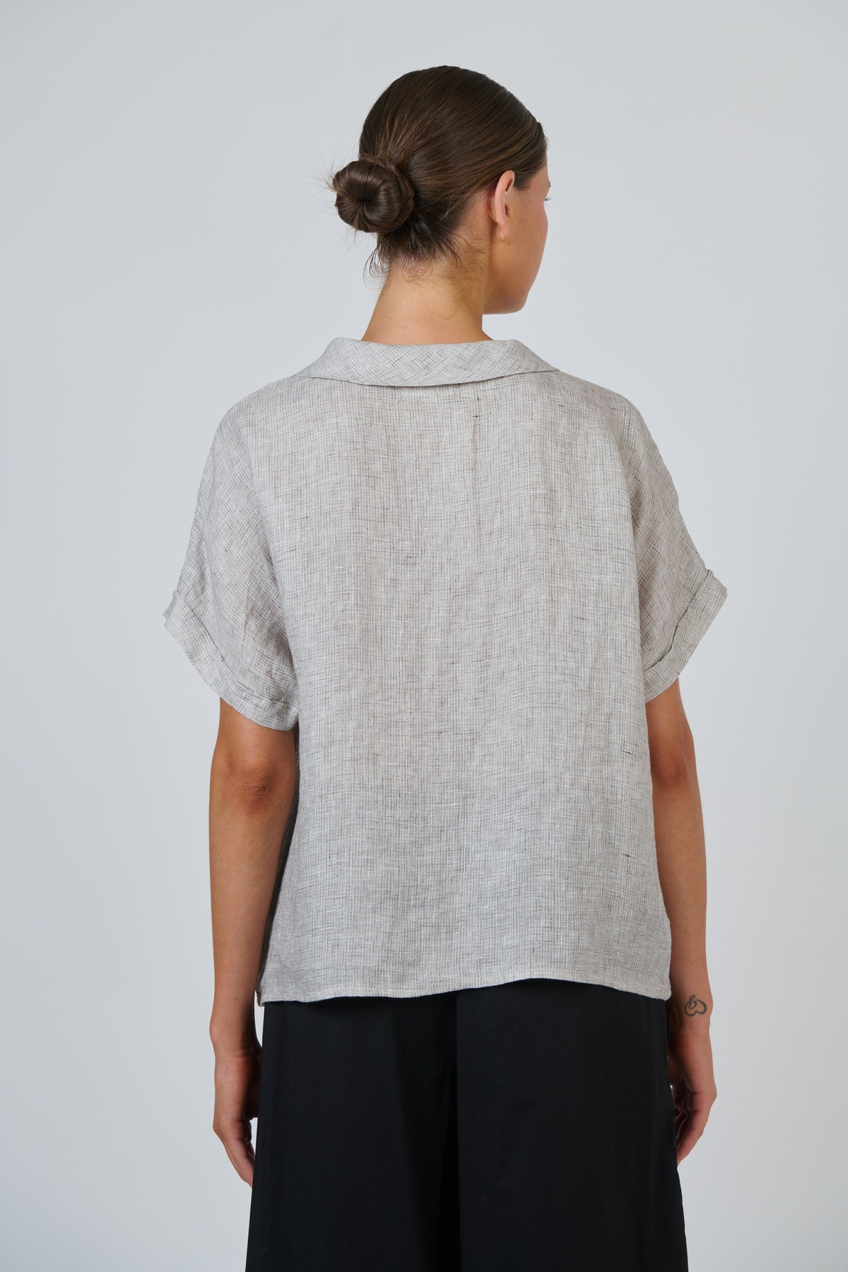 Naturals by O & J Point Collar Shirt in Chai