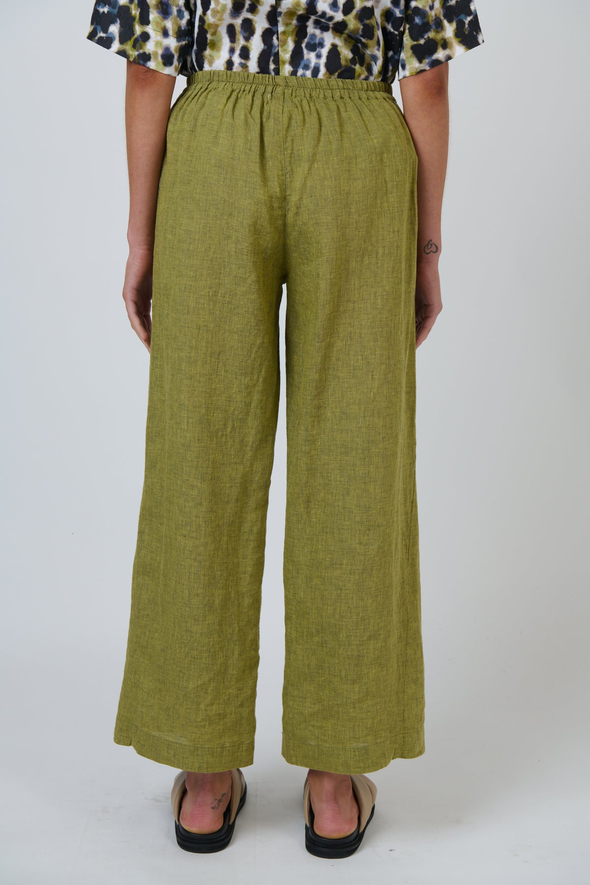 Naturals by O & J Linen Pant in Balsam