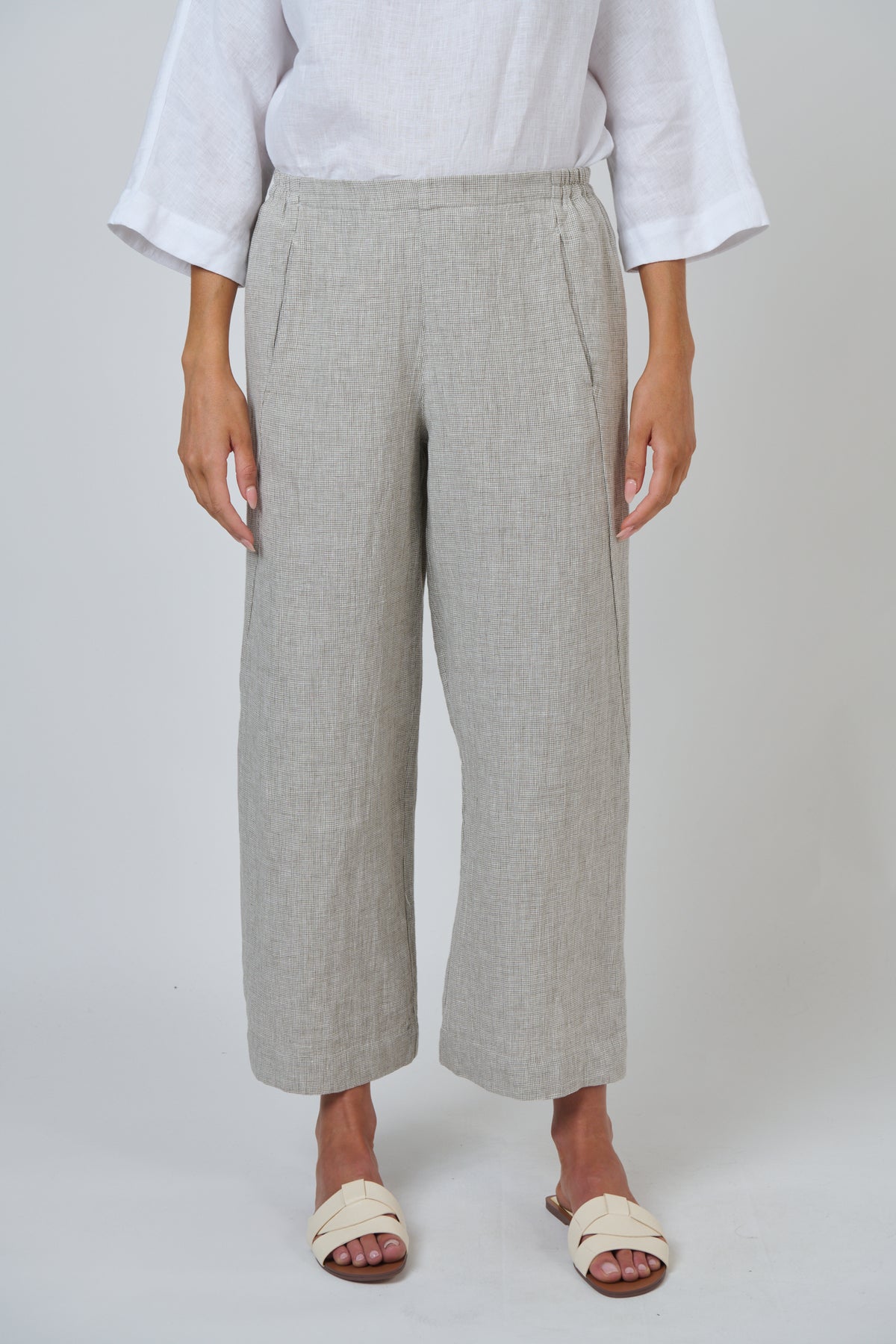 Naturals by O & J Linen Pant in Mousse