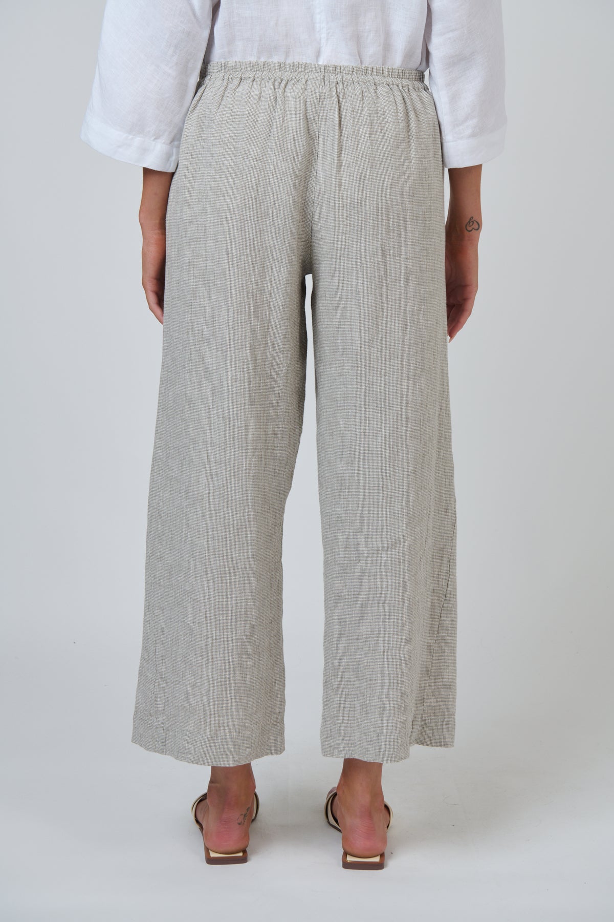 Naturals by O & J Linen Pant in Mousse