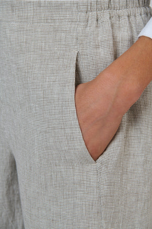 Naturals by O & J Linen Pant in Mousse