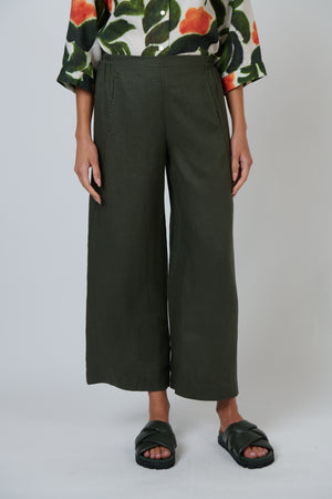 Naturals by O & J Linen Pant in Topiary