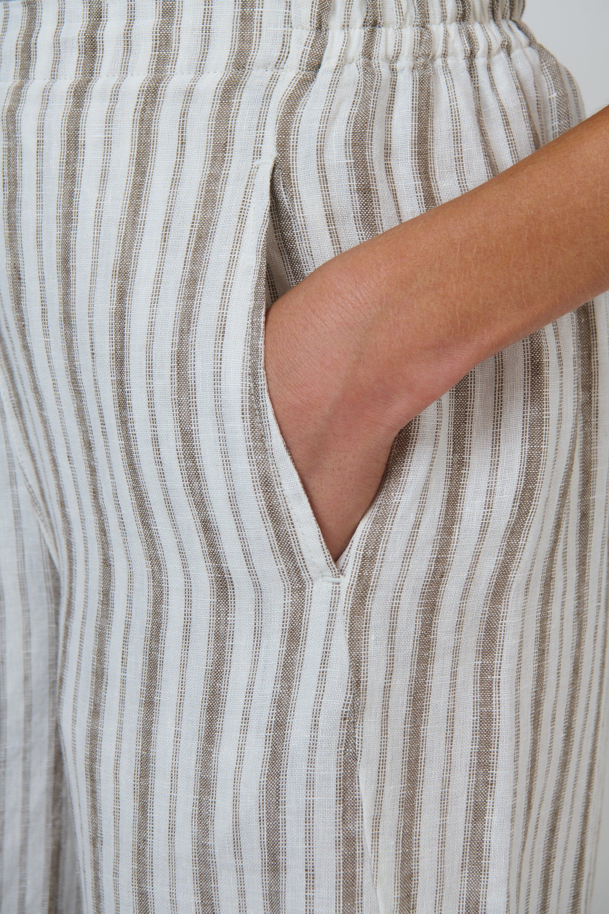 Naturals by O & J Linen Pant in Travertine