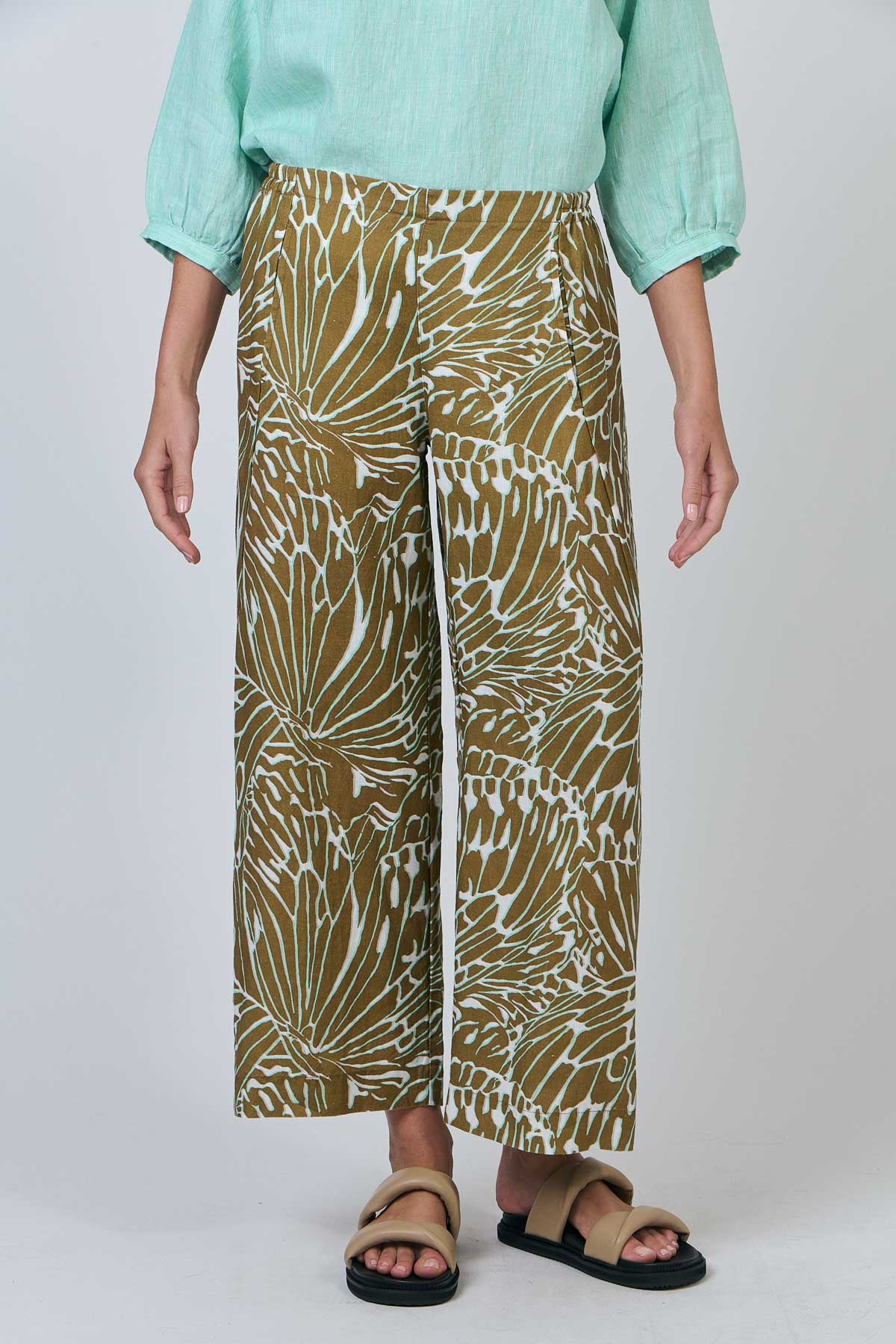 Naturals by O & J Linen Pant in Windsor