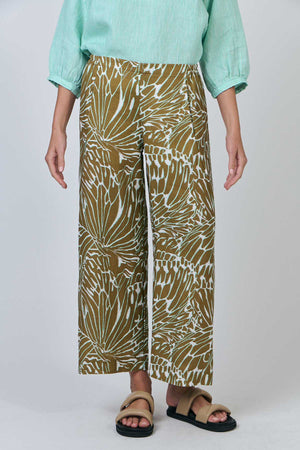 Naturals by O & J Linen Pant in Windsor