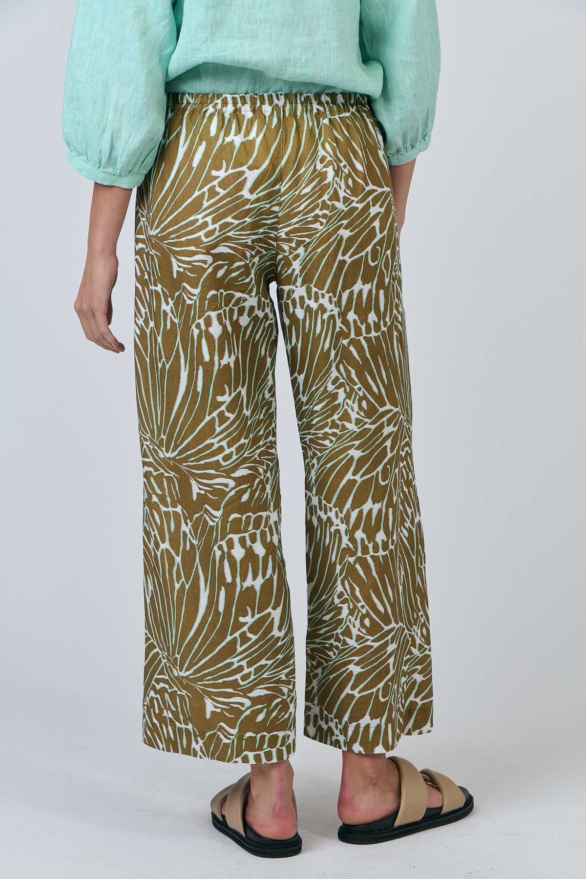 Naturals by O & J Linen Pant in Windsor