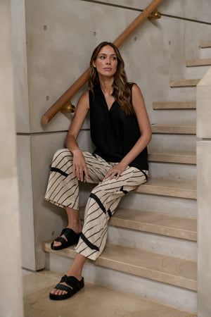 Naturals by O & J Linen Pant in Isobars