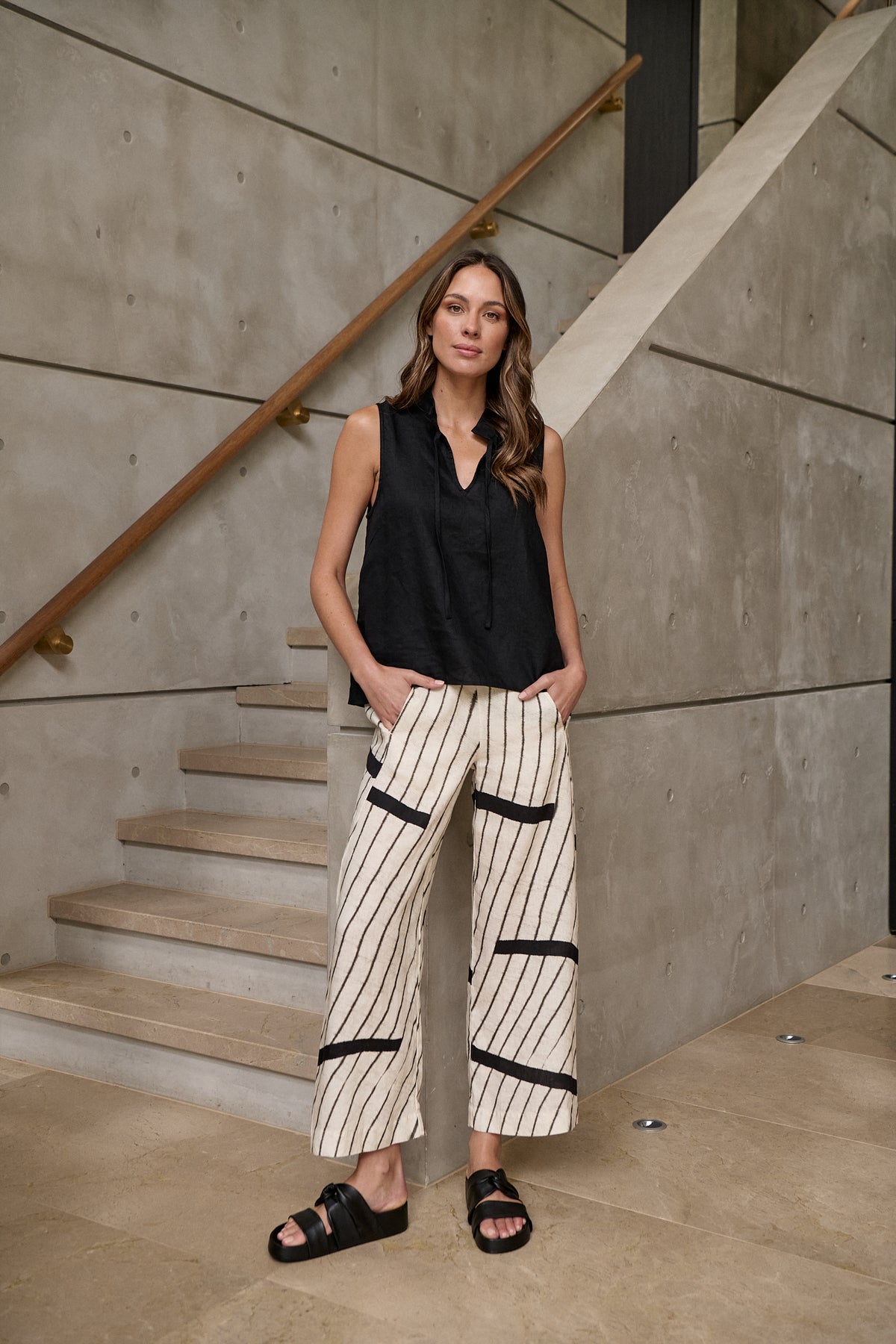 Naturals by O & J Linen Pant in Isobars