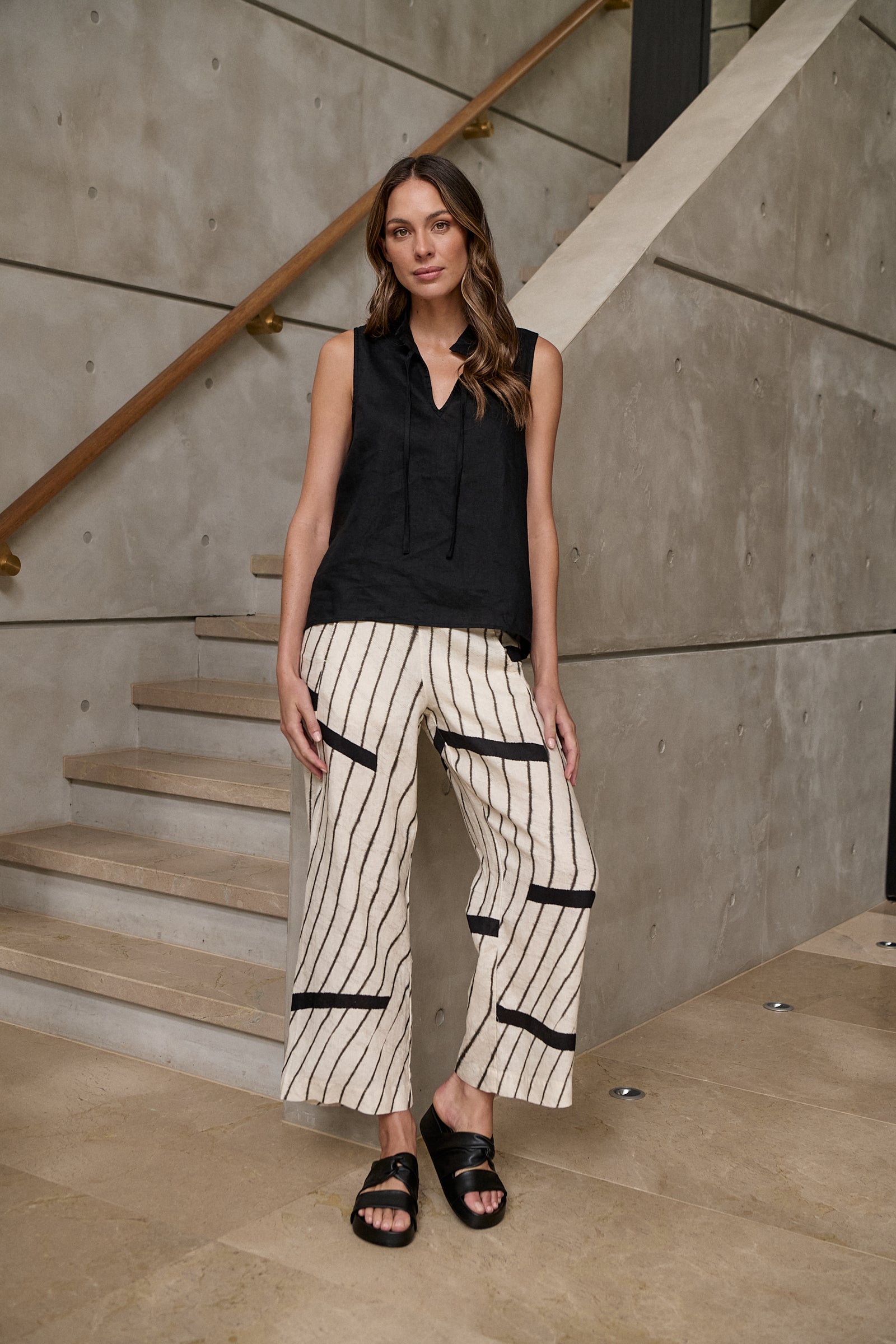 Naturals by O & J Linen Pant in Isobars