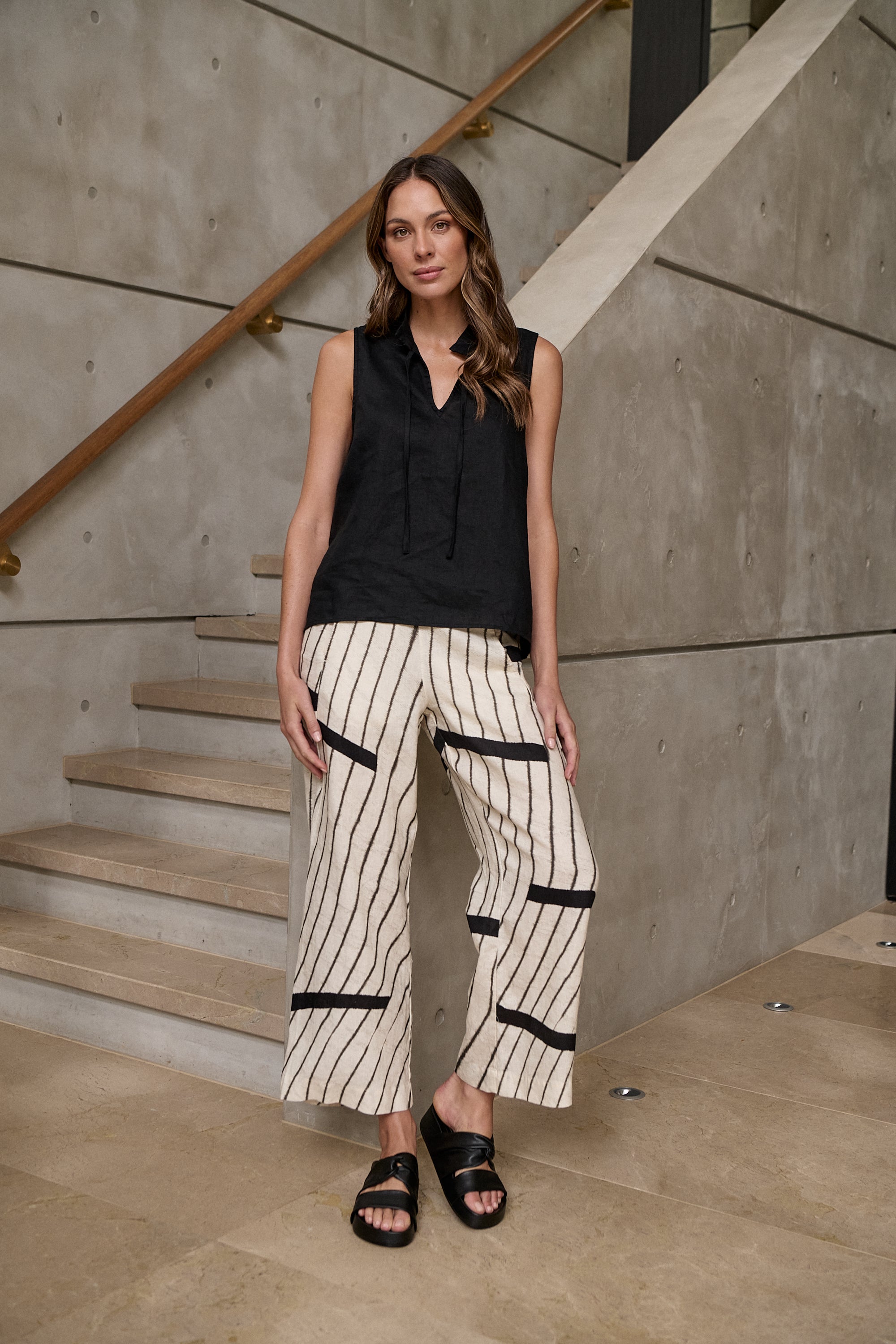 Naturals by O & J Linen Pant in Isobars