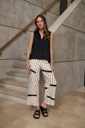 Naturals by O & J Linen Pant in Isobars