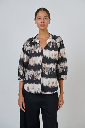 Naturals by O & J Ruched V Neckline Long Sleeve in Eruption