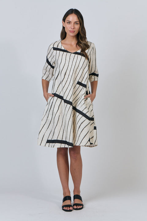 Naturals by O & J Linen Swing Dress in Isobars