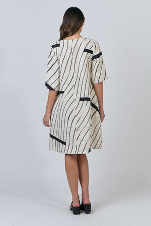 Naturals by O & J Linen Swing Dress in Isobars