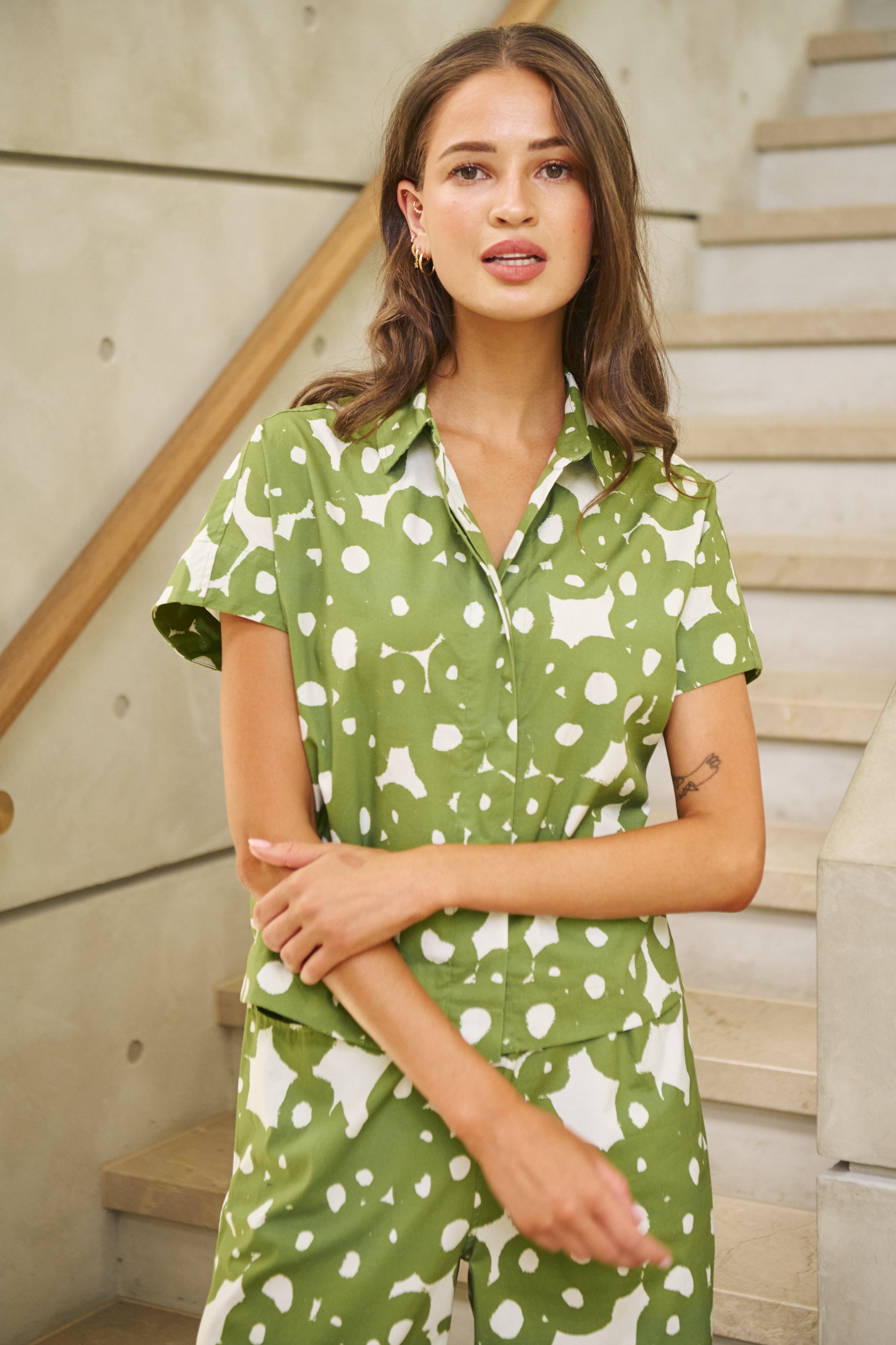 Naturals by O & J Shirt in Moss Barnacles