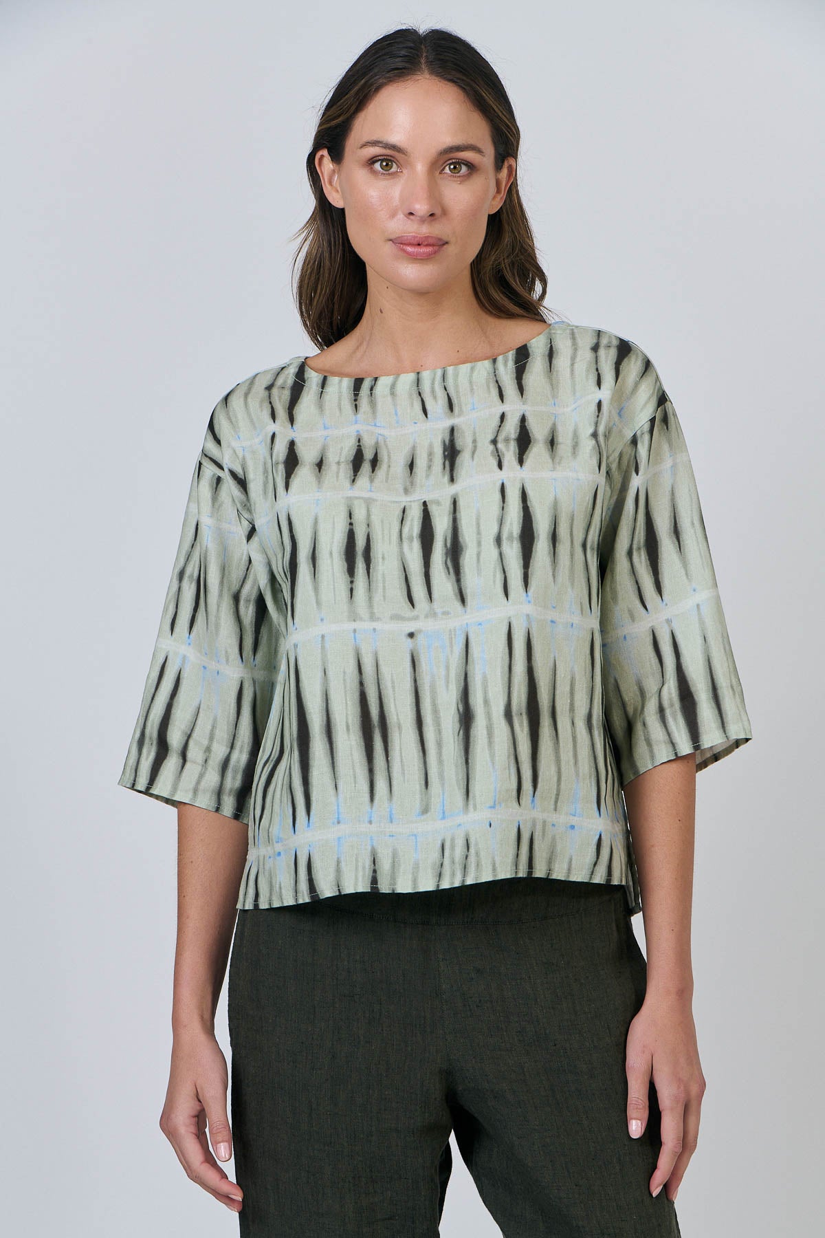 Naturals by O & J Plain Linen 3/4 Sleeve Top in Exposure