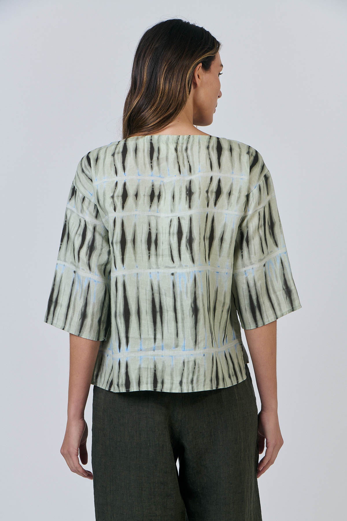 Naturals by O & J Plain Linen 3/4 Sleeve Top in Exposure