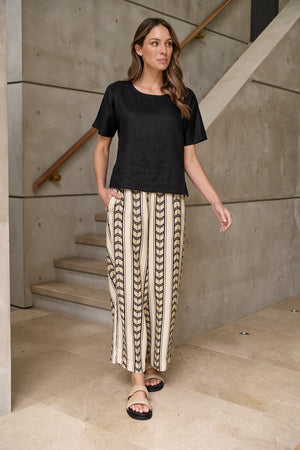 Naturals by O & J Linen Tee in Black