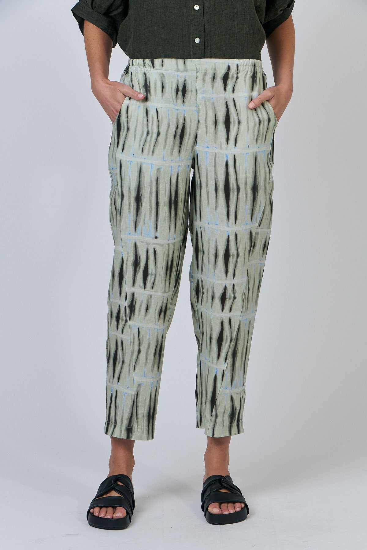 Naturals by O & J Linen Crop Pants in Exposure
