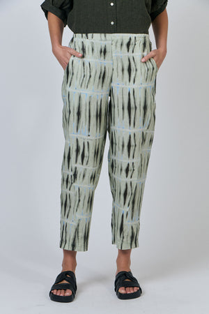 Naturals by O & J Linen Crop Pants in Exposure