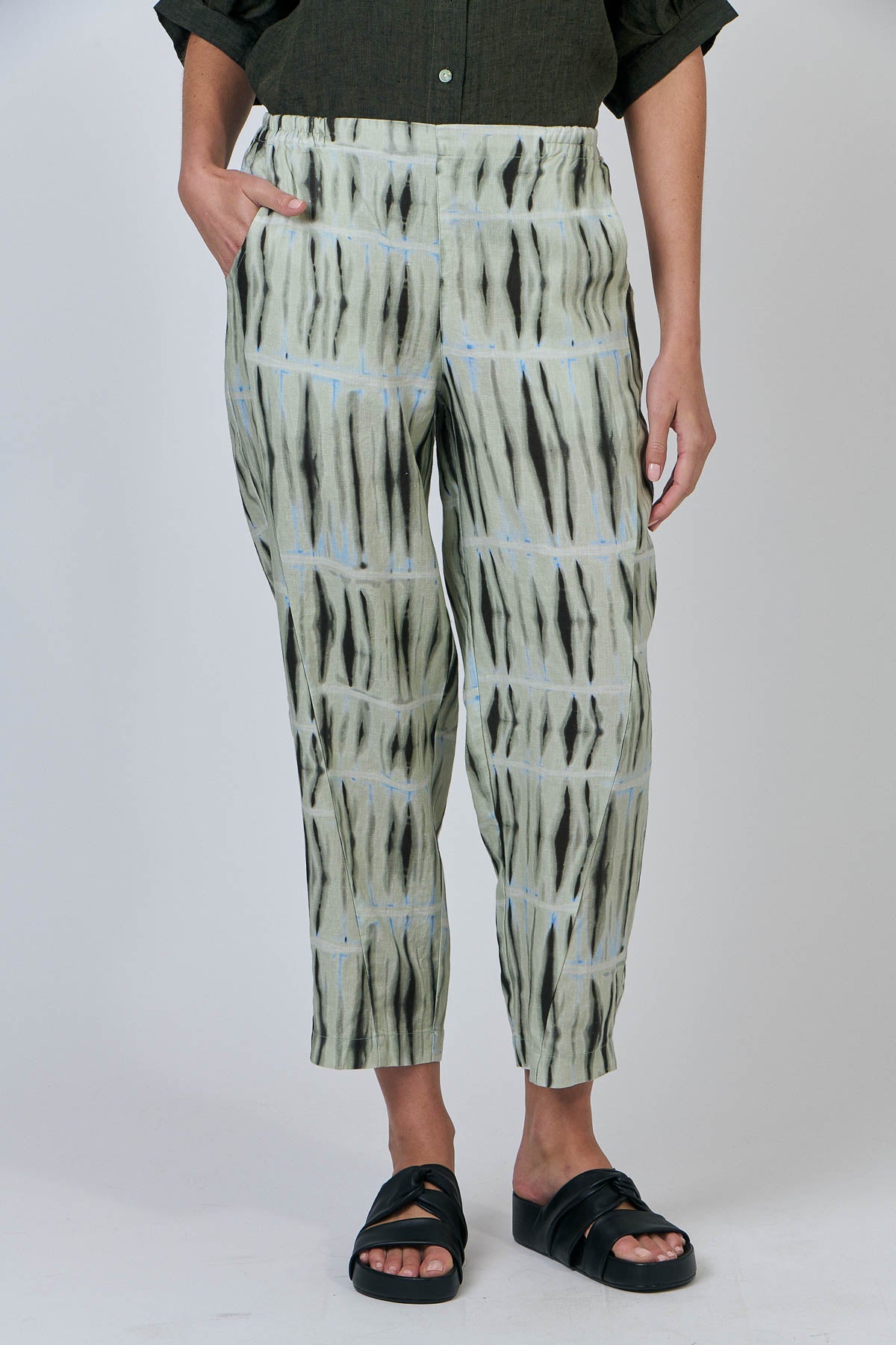 Naturals by O & J Linen Crop Pants in Exposure