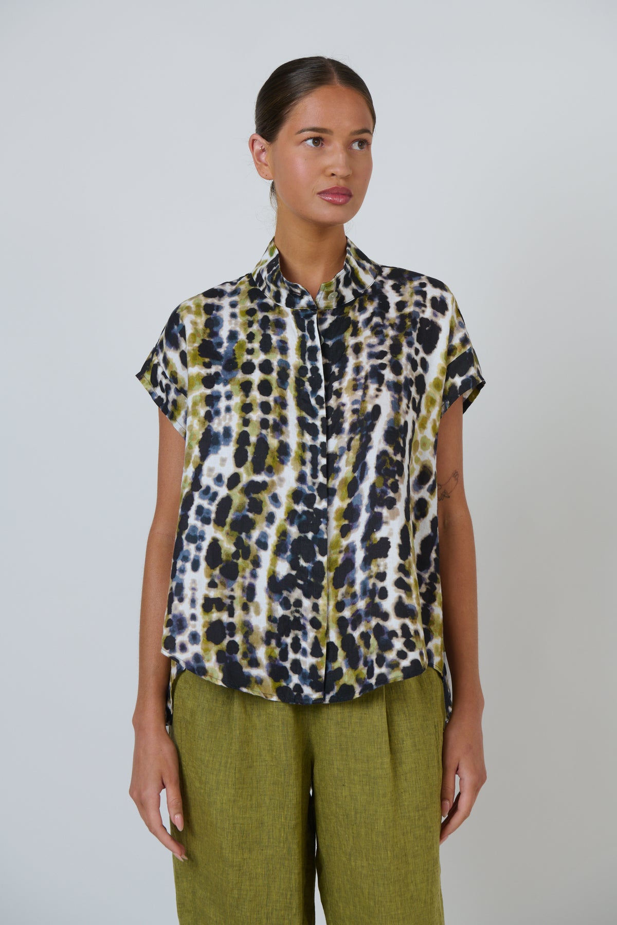 Naturals by O & J Mandarin Collar Shirt in Lichen