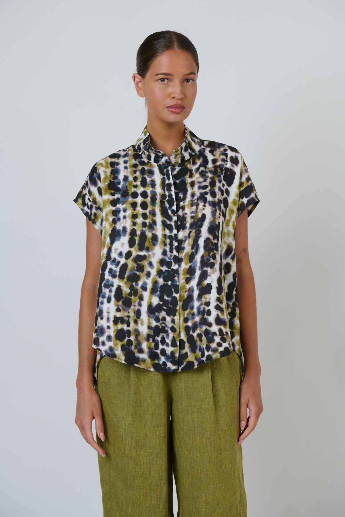 Naturals by O & J Mandarin Collar Shirt in Lichen
