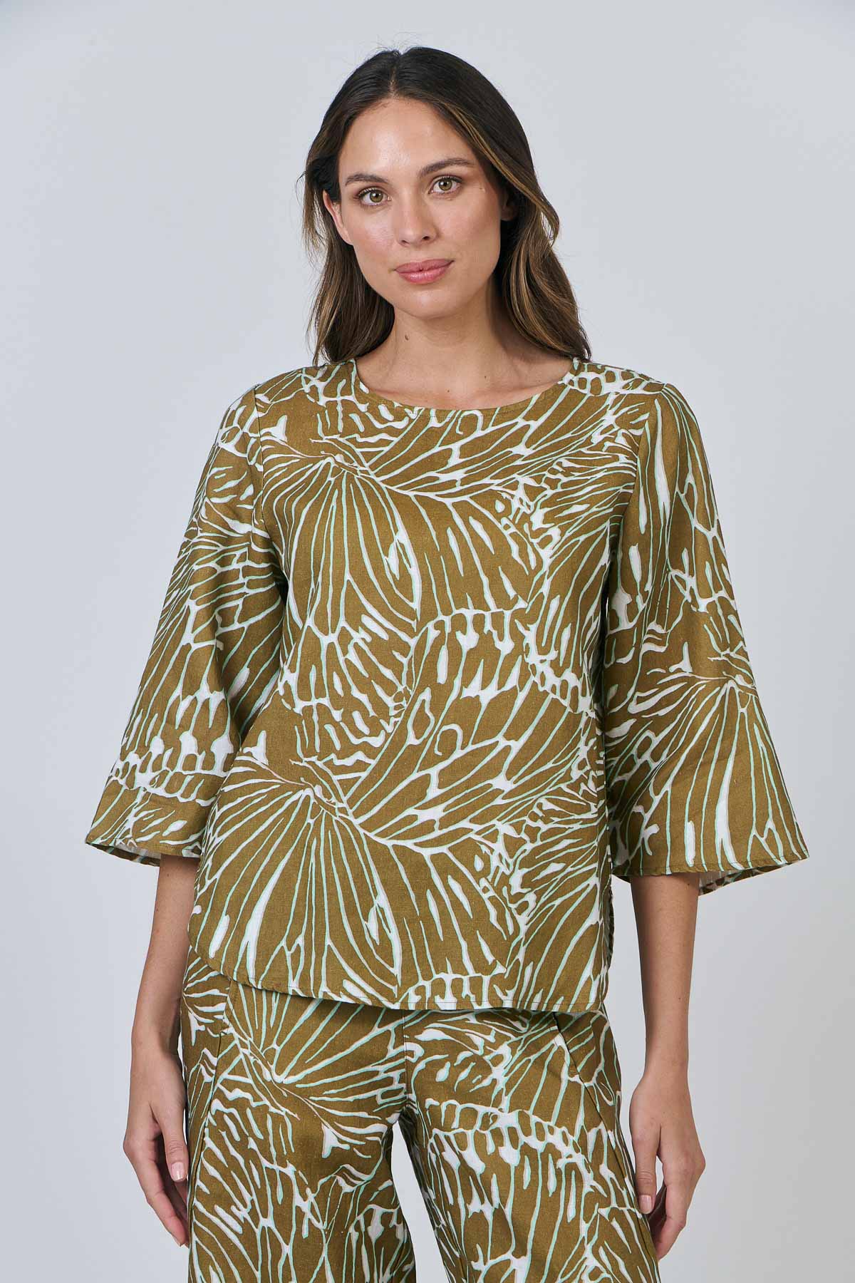 Naturals by O & J Windsor Muse Top in Windsor