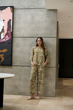 Naturals by O & J Linen Pant in Windsor