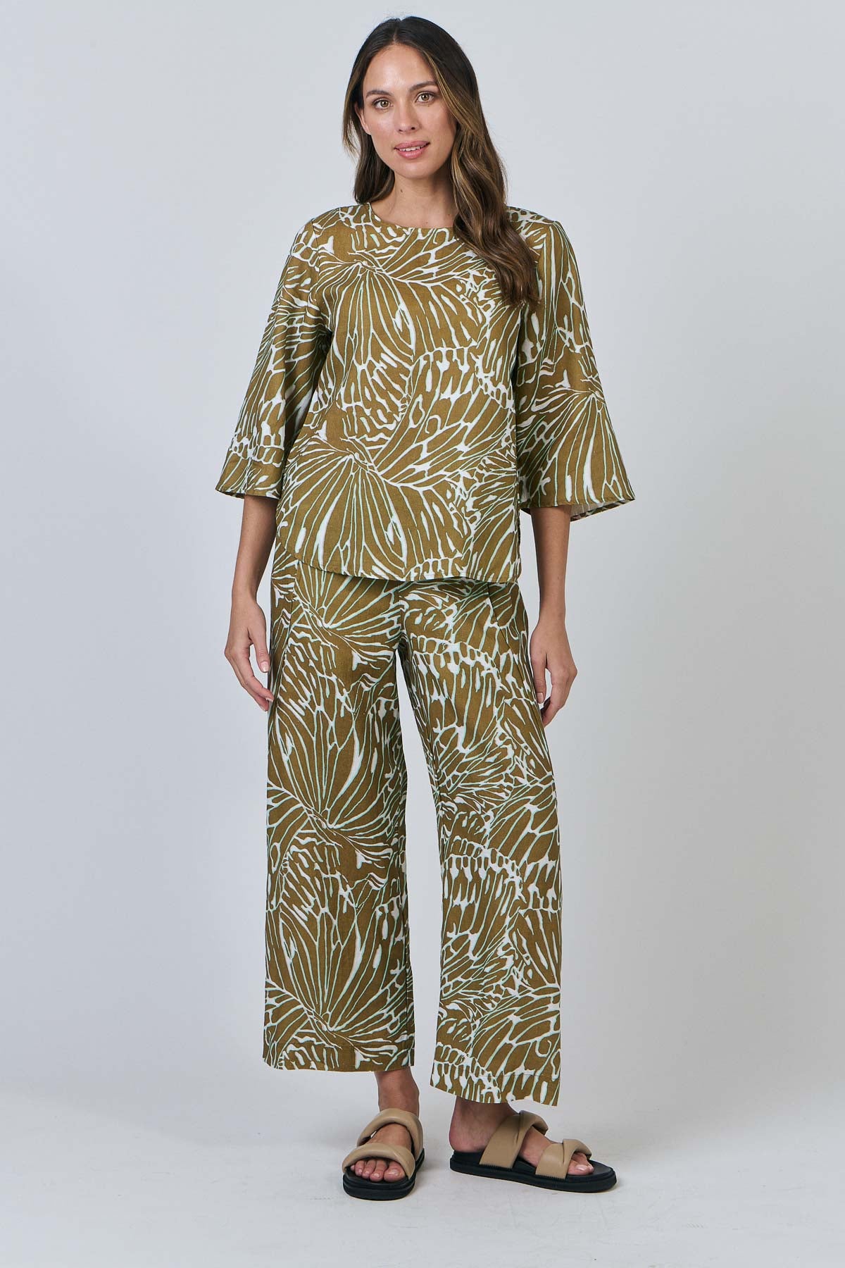 Naturals by O & J Windsor Muse Top in Windsor