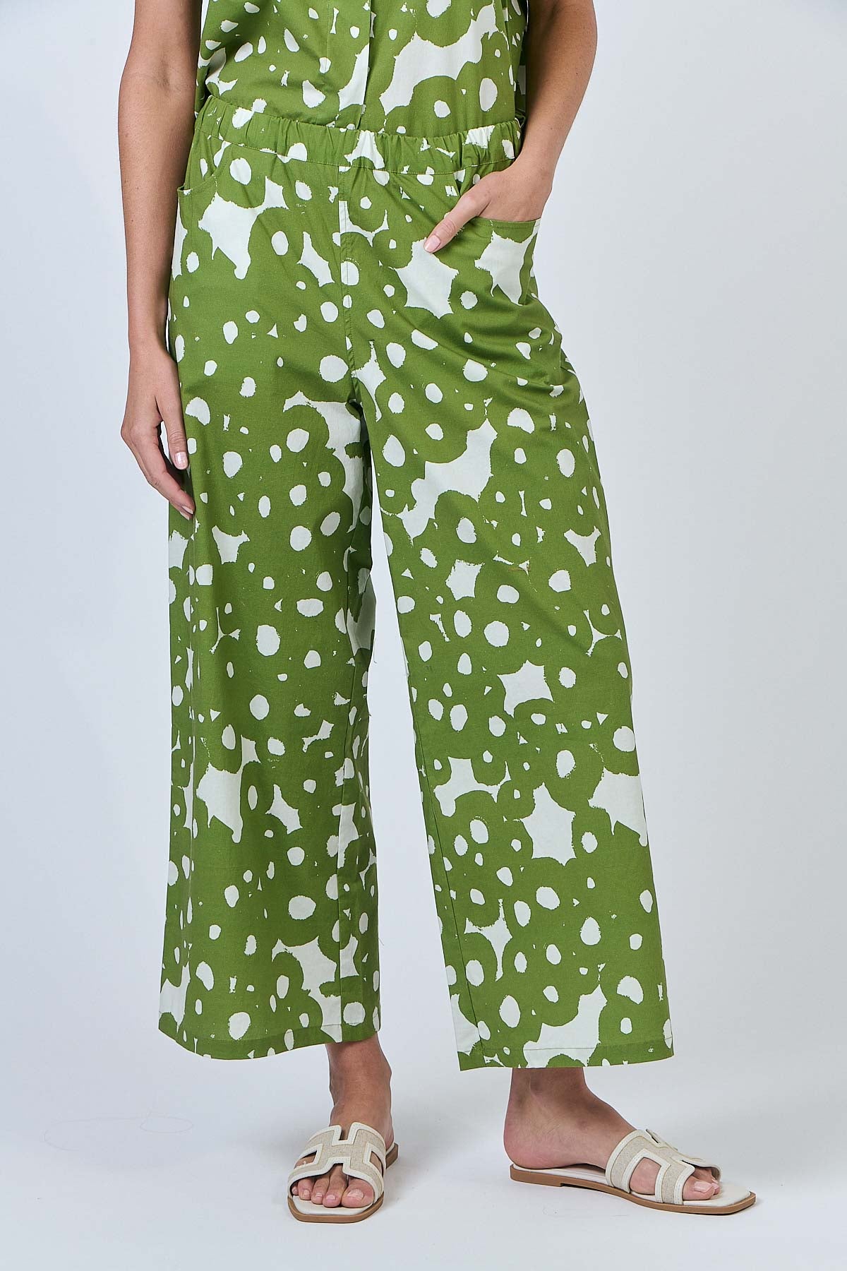 Naturals by O & J Pull On Pant in Moss Barnacles