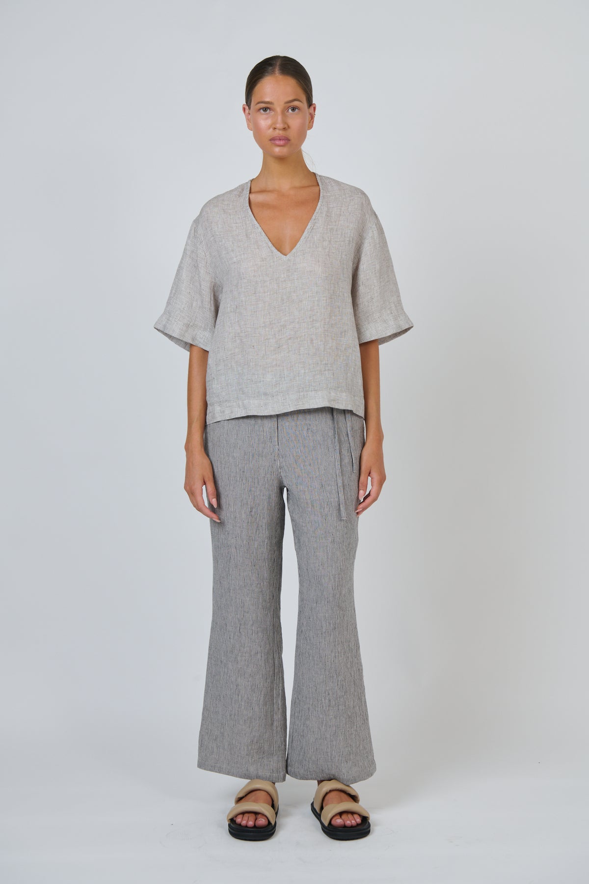 Naturals by O & J Escape Linen Top in Chai