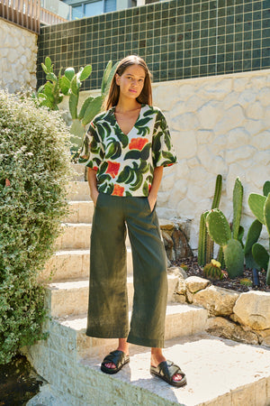 Naturals by O & J Escape Linen Top in Tuileries