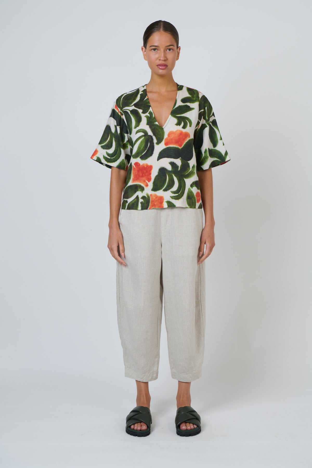 Naturals by O & J Escape Linen Top in Tuileries