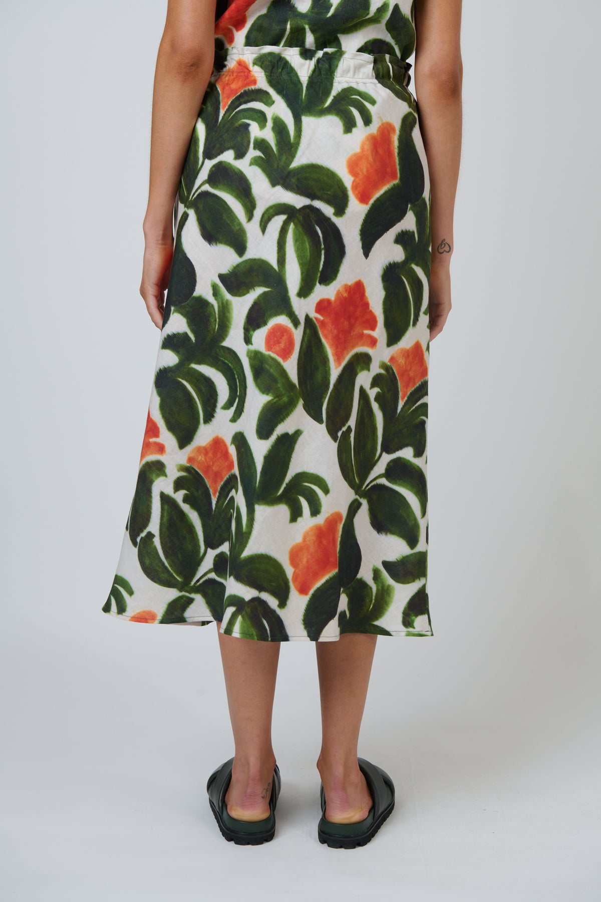 Naturals by O & J L Middi Linen Skirt in Tuileries