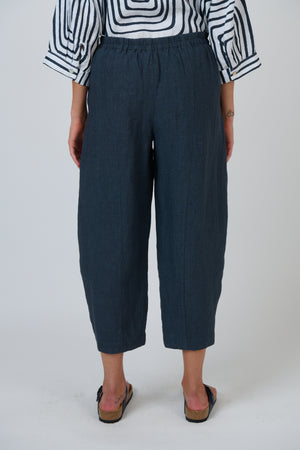 Naturals by O & J Relaxed Cropped Linen Pants in Gunsmoke