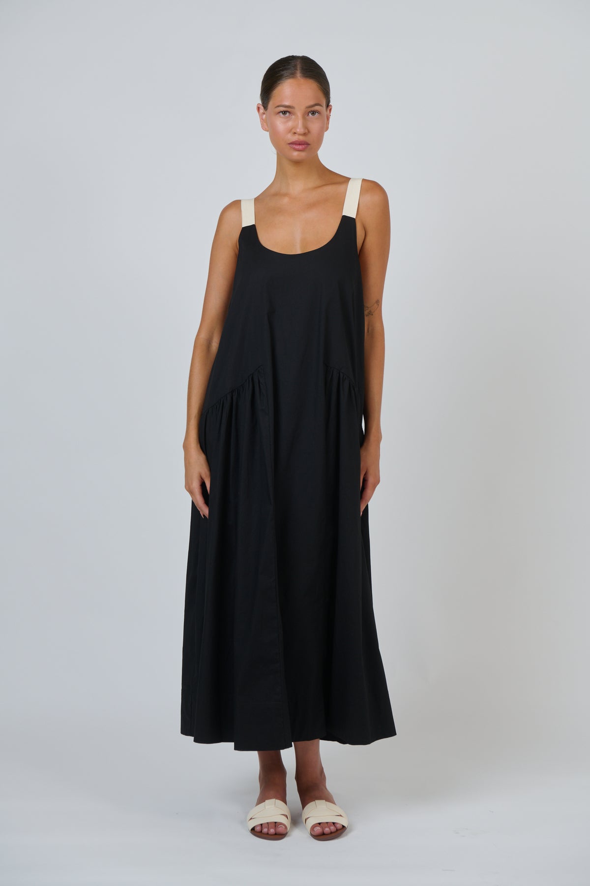 Naturals by O & J Black Contrast Strap Maxi