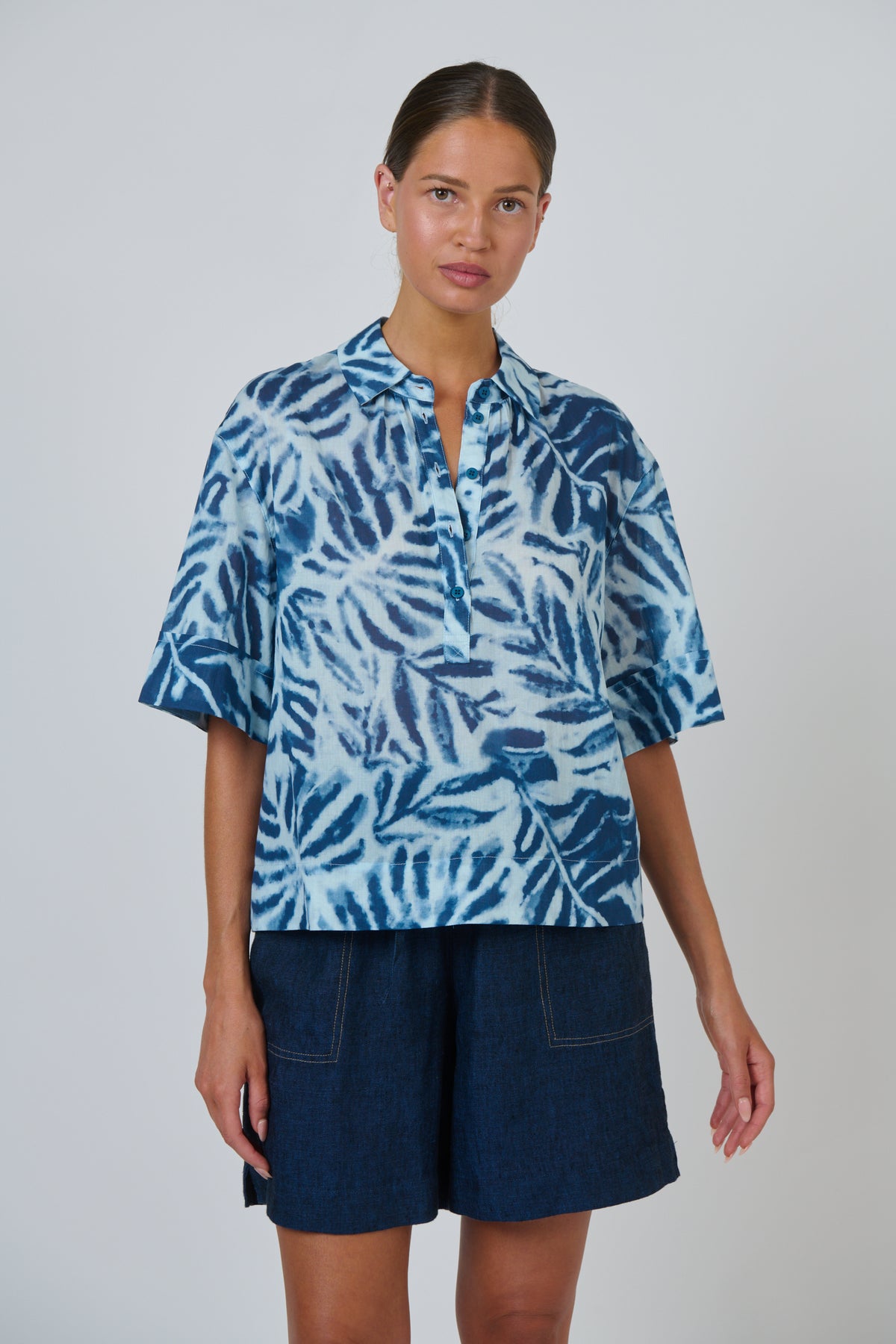 Naturals by O & J Cotton Top in Palmier
