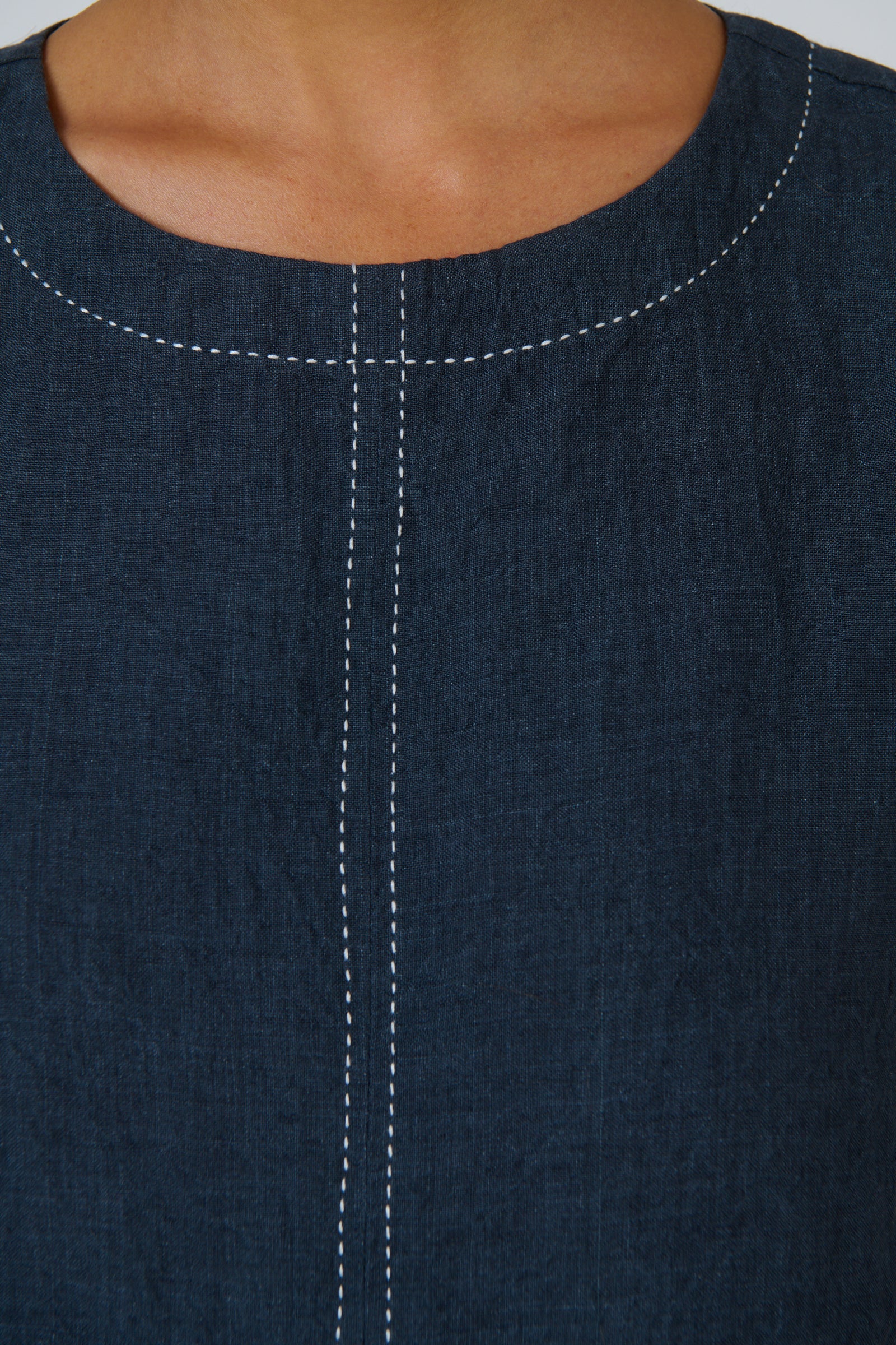 Naturals by O & J Linen Top in Gunsmoke