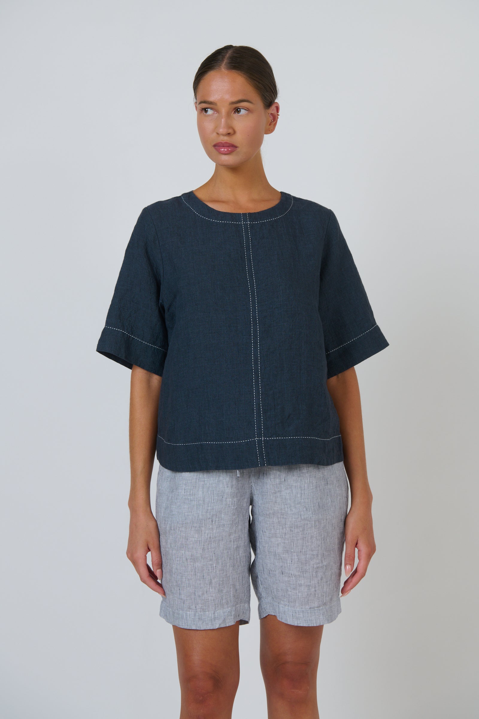 Naturals by O & J Linen Top in Gunsmoke