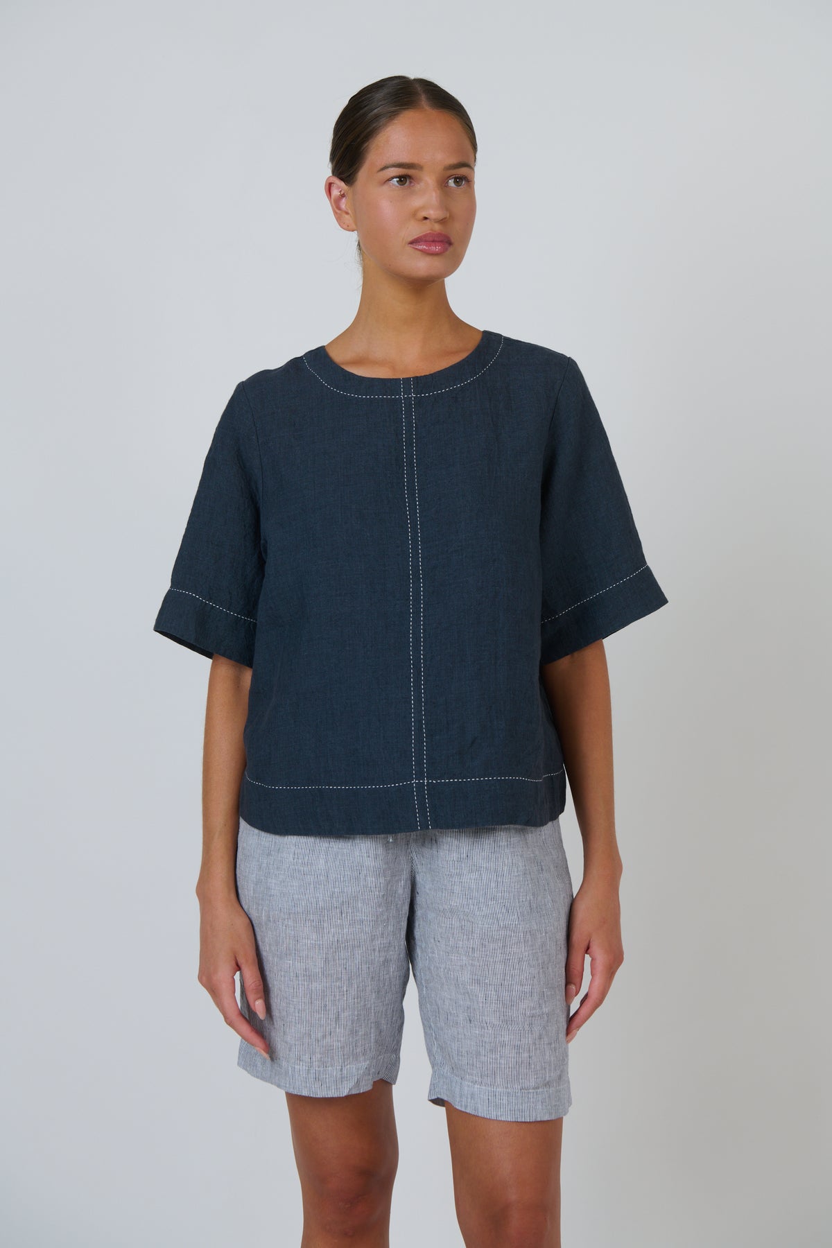 Naturals by O & J Linen Top in Gunsmoke