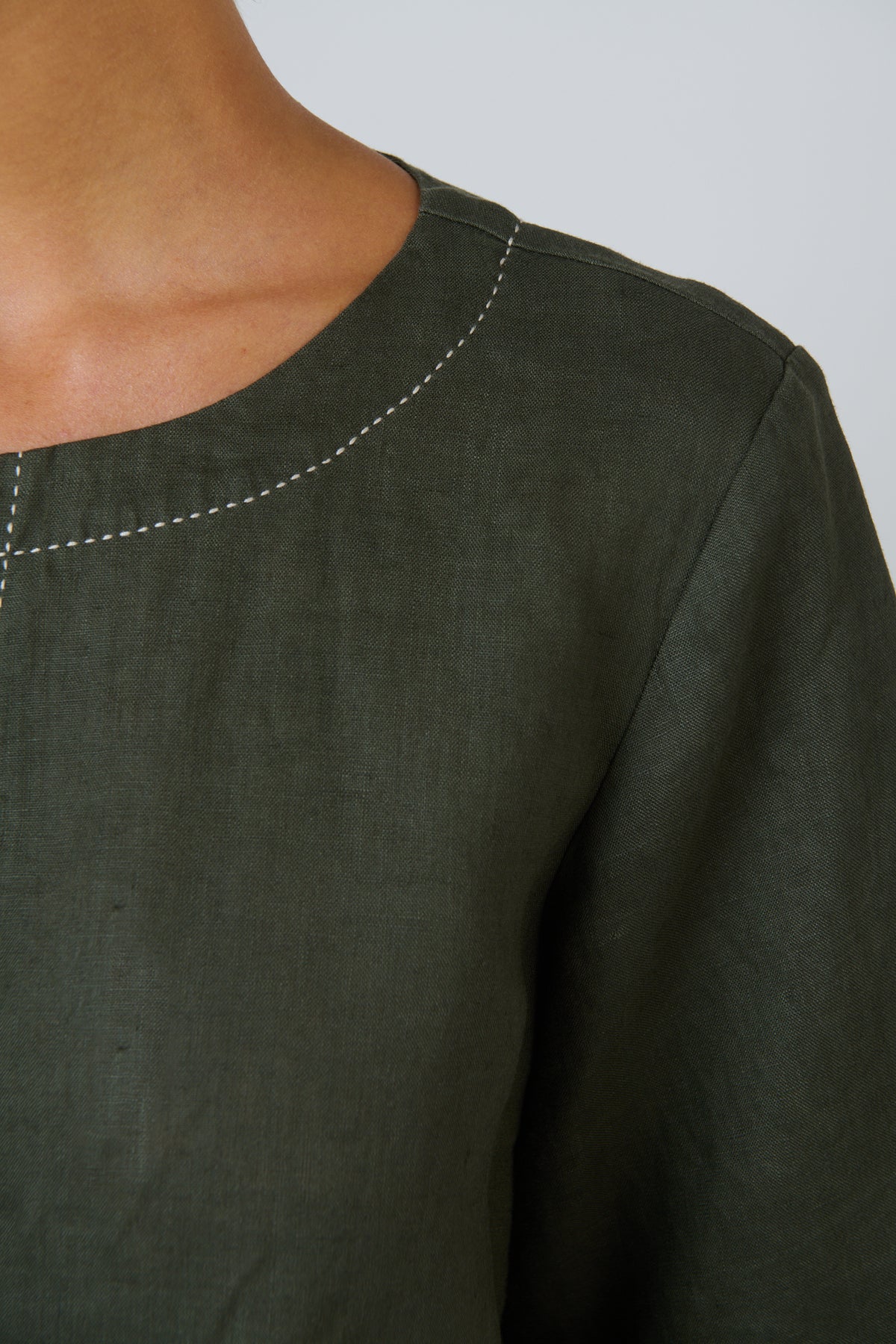Naturals by O & J Linen Top in Topiary