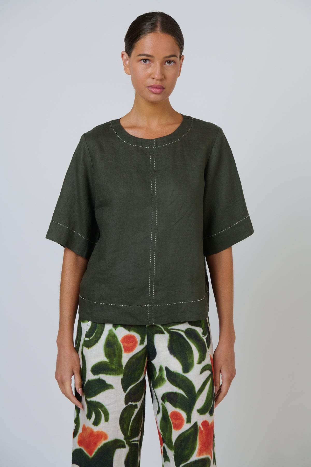 Naturals by O & J Linen Top in Topiary