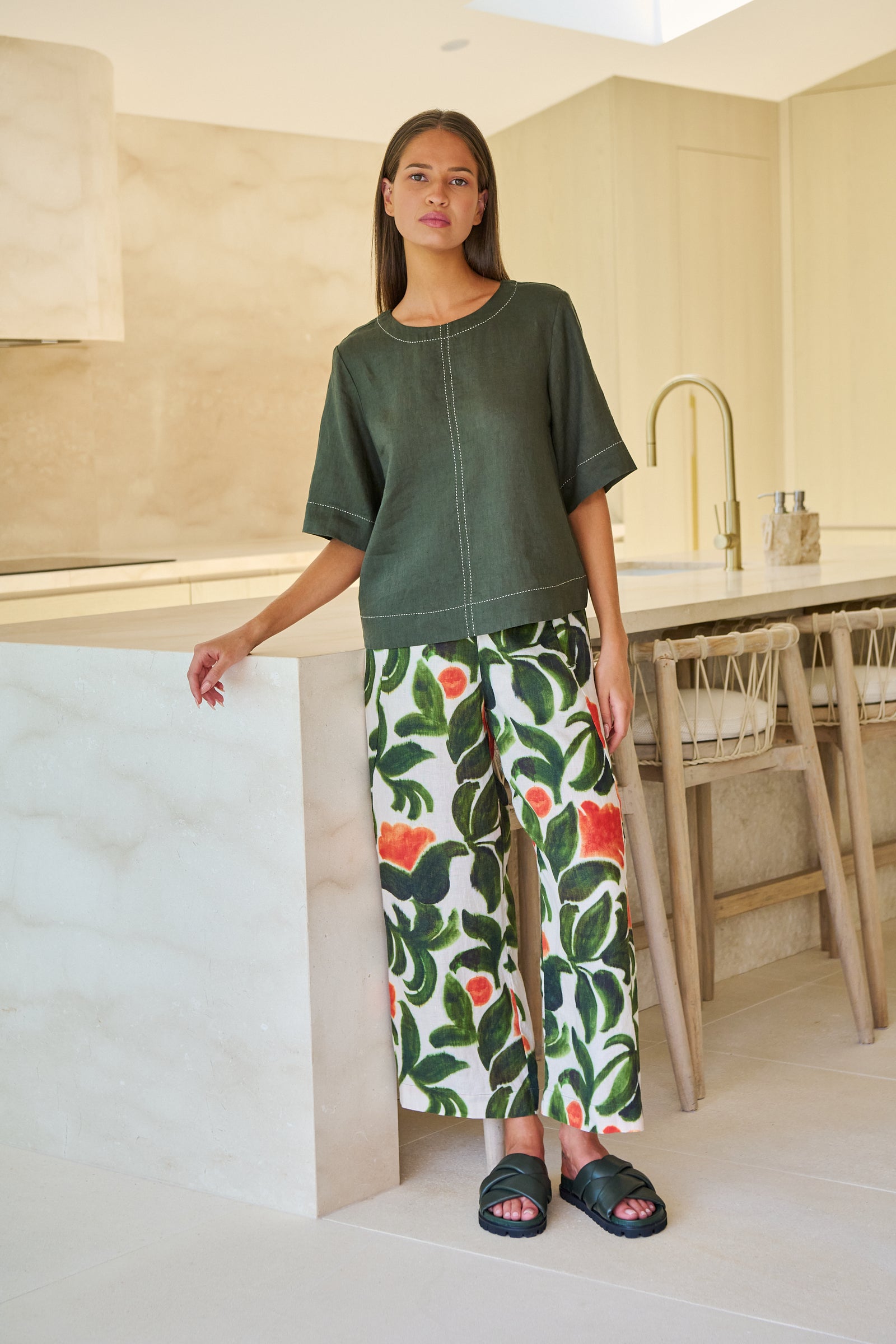 Naturals by O & J Linen Top in Topiary